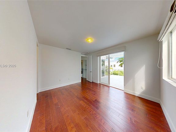 5th image of 9980 NW 74th Ter