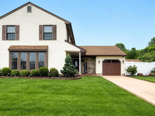 17 Old Mill Rd, Sewell, NJ 08080