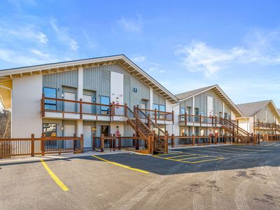 403 Veterans Boulevard UNIT 202 (F9) BLDG 700, Branson, MO, 65616
