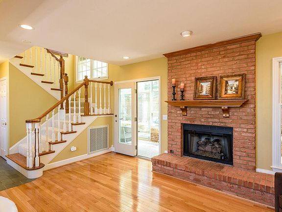 4th image of 9619 Thornberry Dr