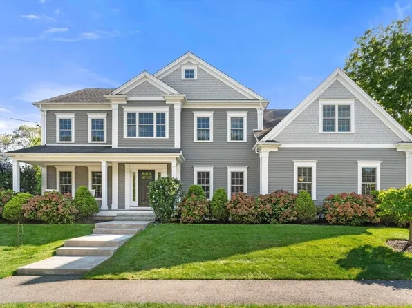 28 Old Farm Rd, Needham, MA 02492