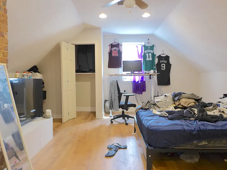 10 Cherokee St — Photo 14