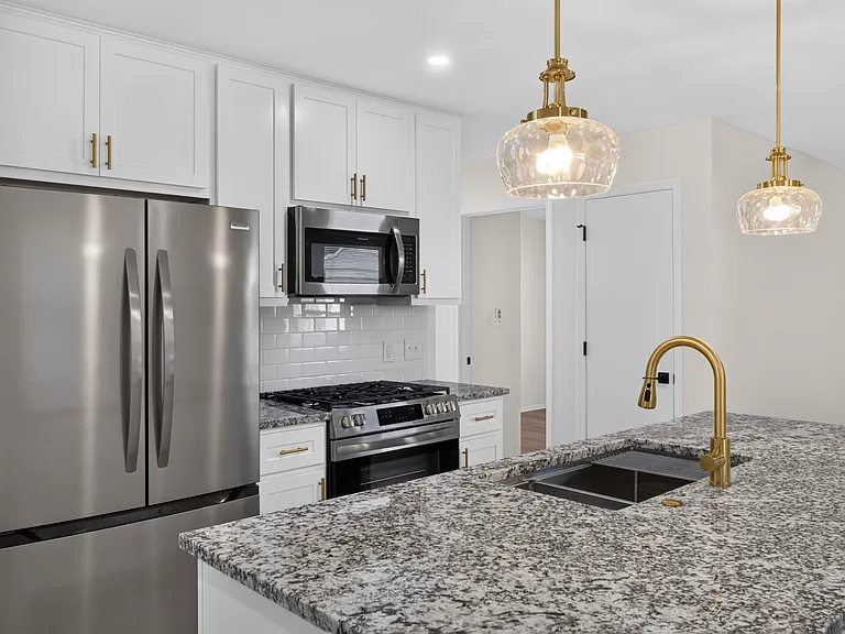 716 Bell Ave — Photo 5