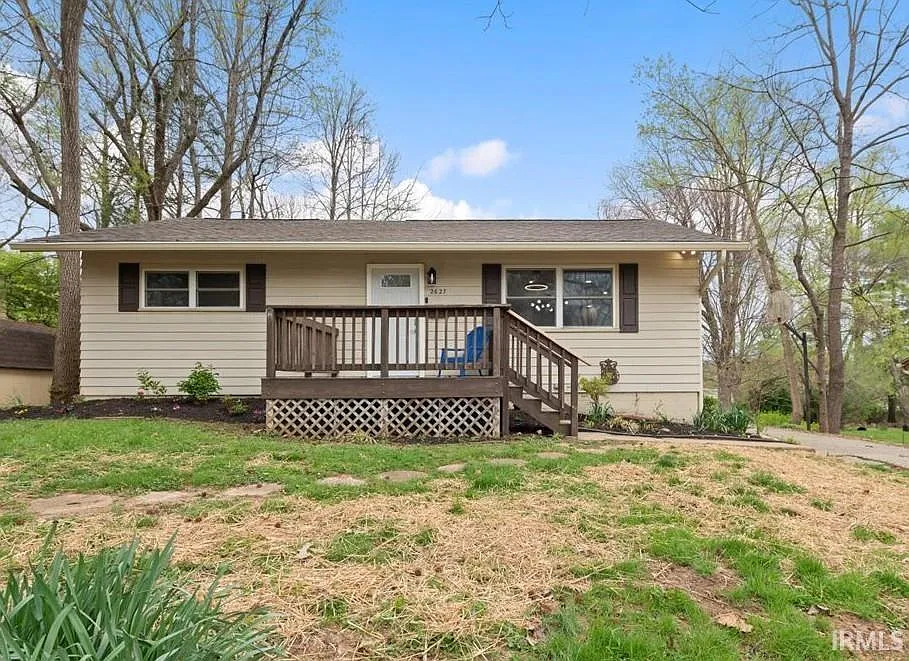 2627 E Dekist St photo 1