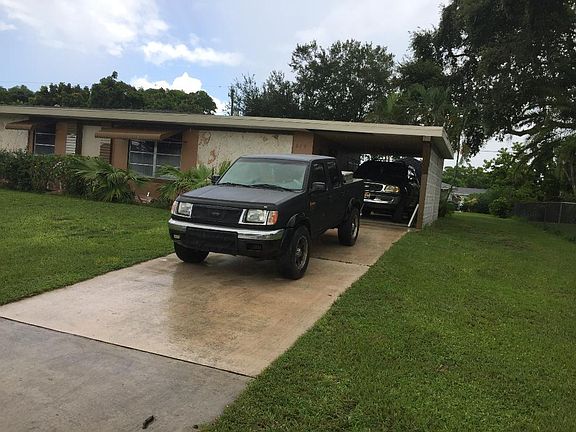 3rd image of 875 SE Airoso Blvd