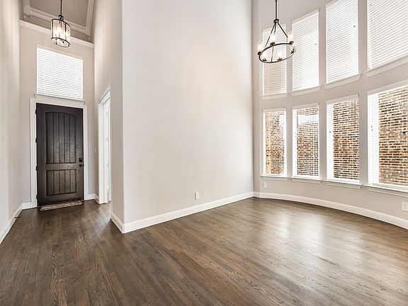 4th image of 503 Rock Rose Ln