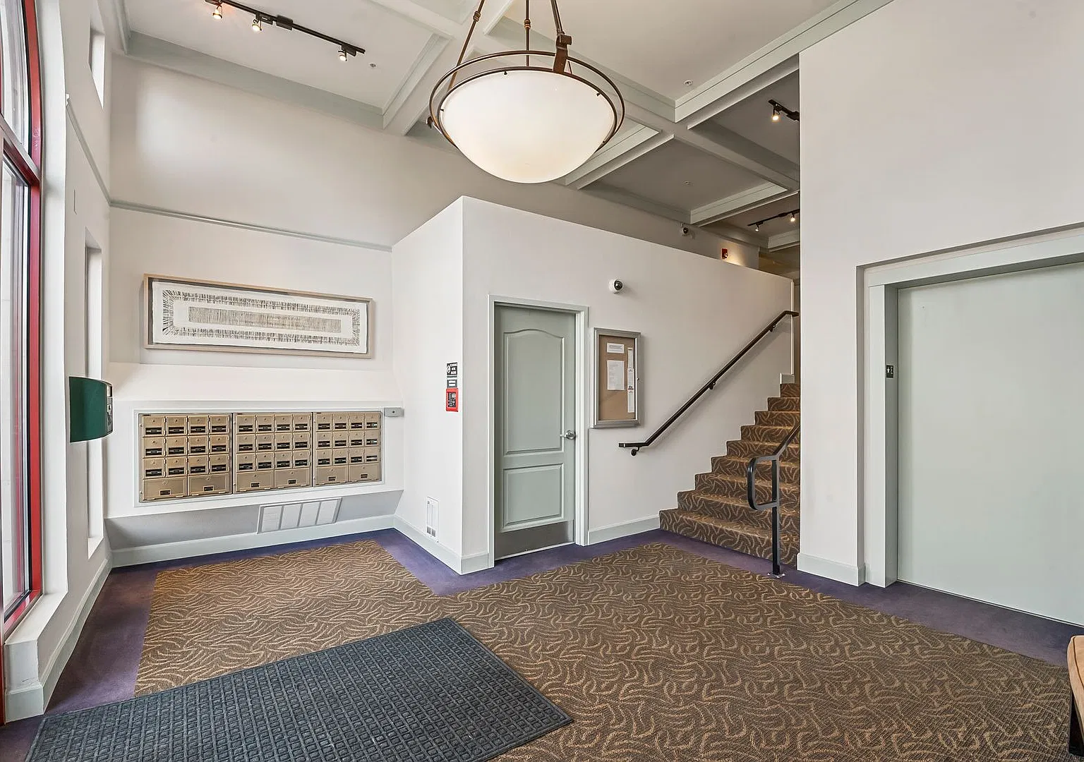 2 Bedroom 2 Bathroom Condo in Hyde Park Place — Photo 3