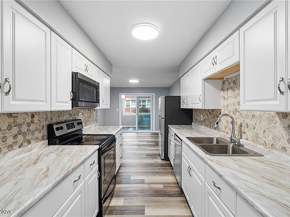 5th image of 25315 Country Club Blvd #9