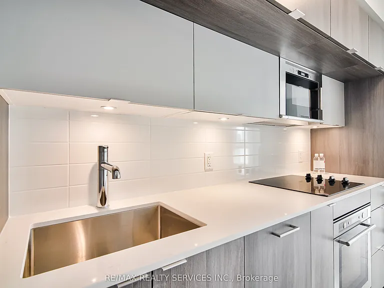 585 Bloor St E #2321 — Photo 15