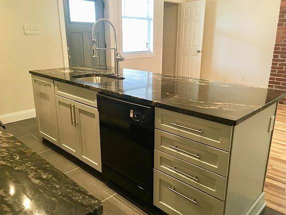 3rd image of 4924 Centre Ave #8