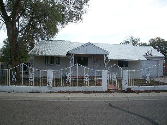 1st image of 616 Cherry Ln