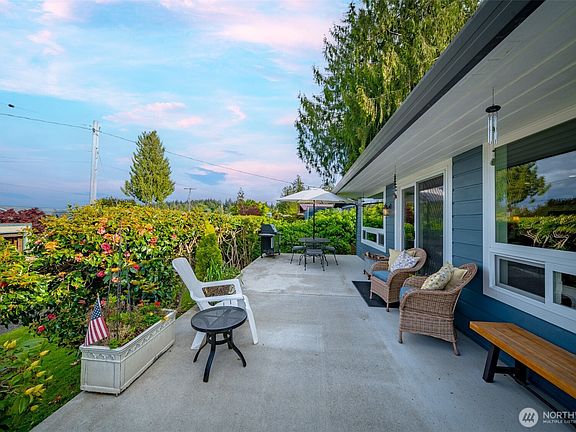 4th image of 10035 Windward Drive NW