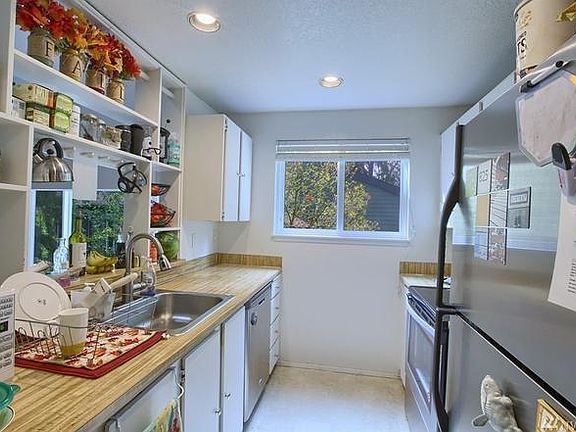 3rd image of 14655 NE 31st St APT D6