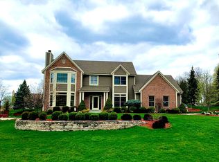 N27W26030 Steeplechase Dr, Pewaukee, WI 53072