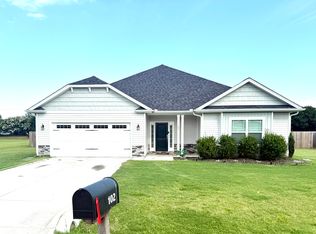 102 Glasgow Ln, La Grange, NC 28551