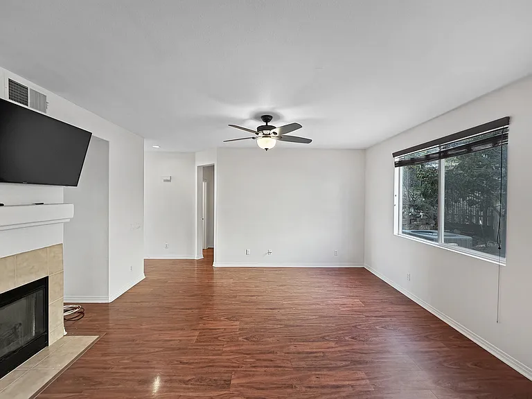 748 Kirkwall Dr — Photo 8