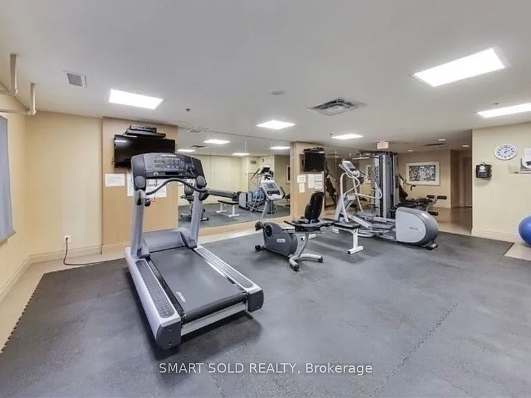 736 Spadina Ave #302 — Photo 18