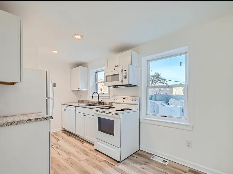 21 S Carrollton Ave #1 — Photo 2
