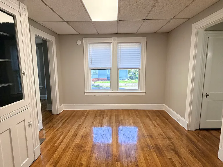 476 Thompson Ave #1 — Photo 6