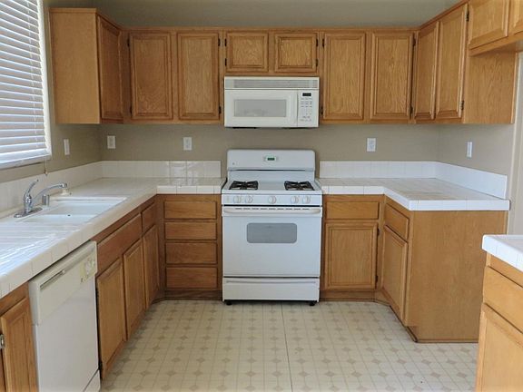 3rd image of 13836 Sunshine Terrace St