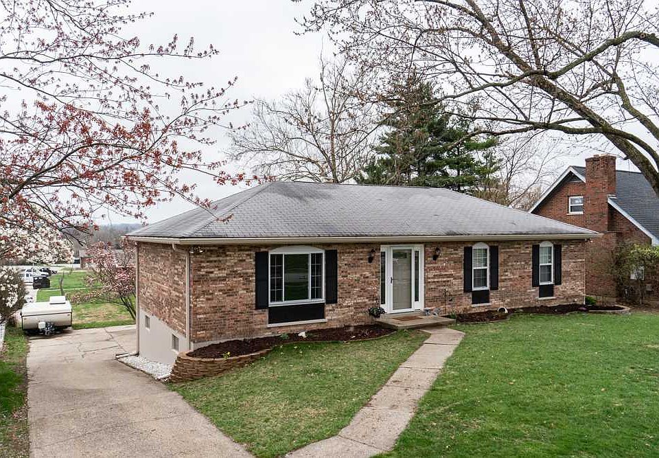 1st image of 735 Meadow Wood Dr