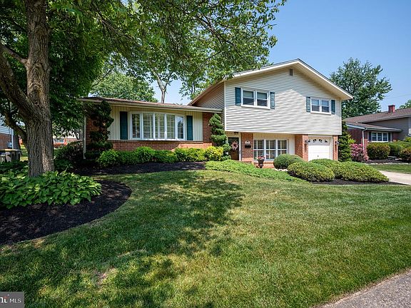 2nd image of 2205 Lido Ln