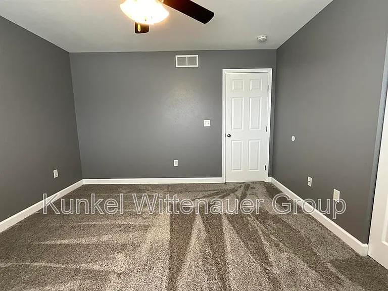 700 Fountain View Dr #G — Photo 11