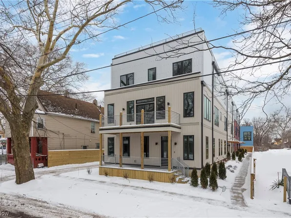 2650 Monroe Ave, Cleveland, OH 44113