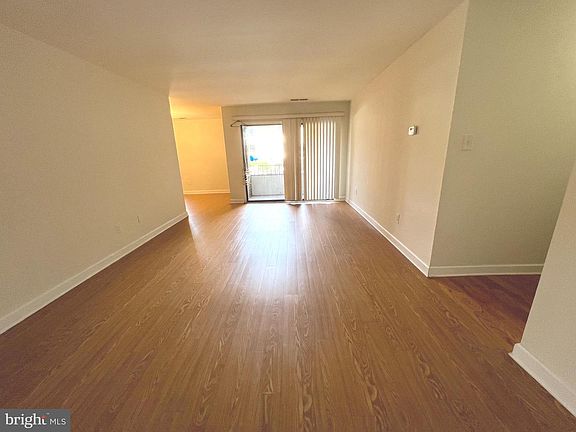 3rd image of 527 Florida Ave APT 103