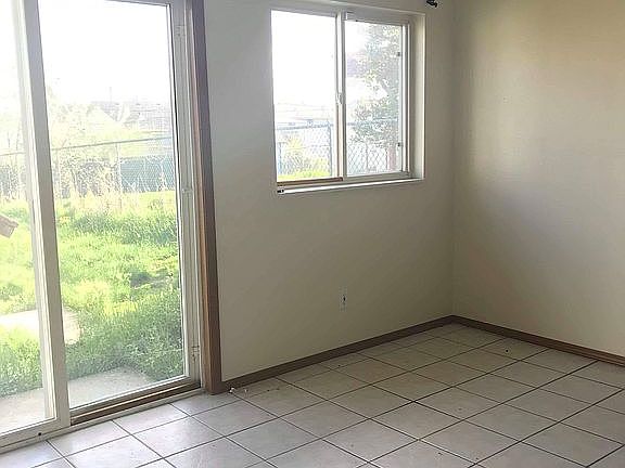 4th image of 2212 E Lacrosse Ave