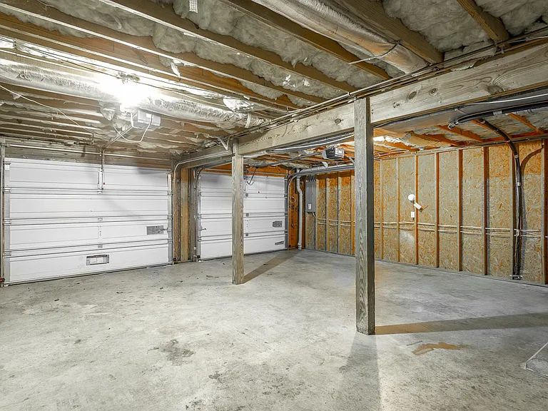 6130 Blue Ash Dr — Photo 44