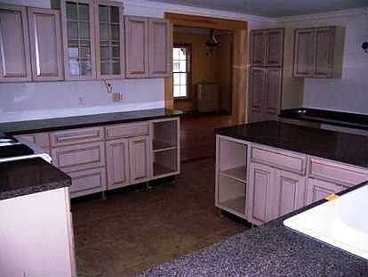 2nd image of 28600 Cresthaven Dr