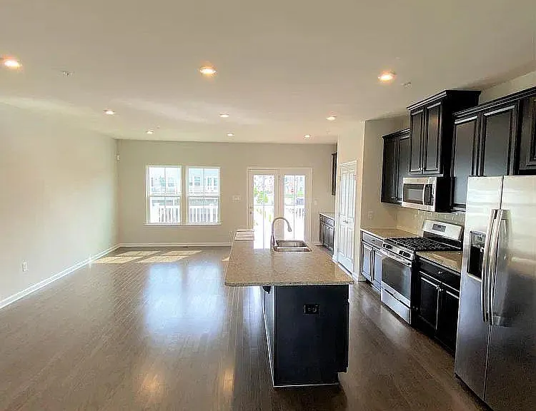 745 Quarry Point Rd — Photo 4