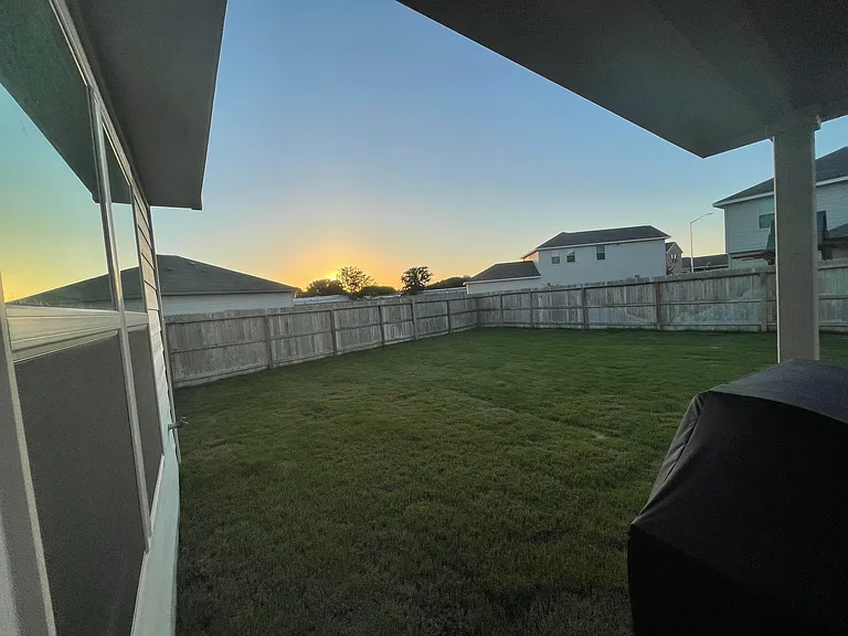 2216 Mayfield Ln — Photo 3
