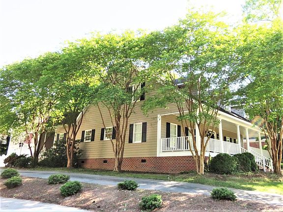 3rd image of 705 Stoney Brook Dr