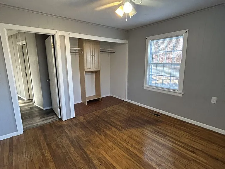606 E Harris St — Photo 6