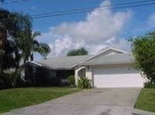 121 Keystone Dr, Sebastian, FL 32958