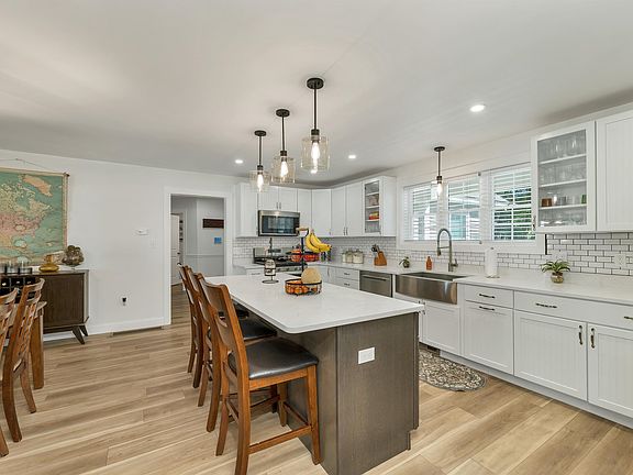 5th image of 16 Regency Court