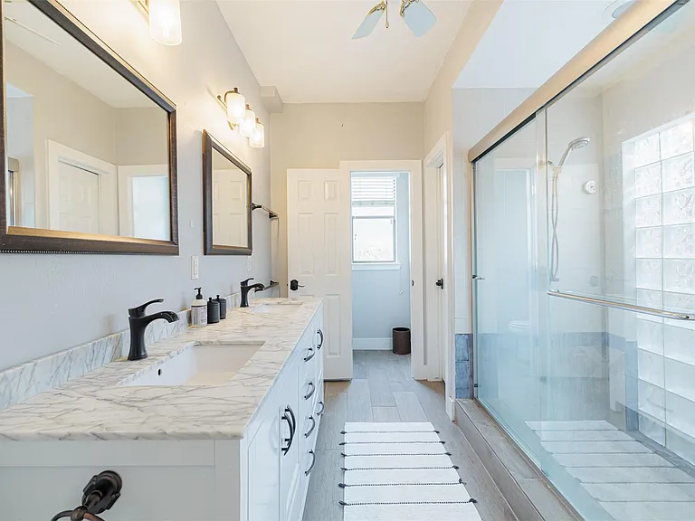 1319 Ambergate Dr — Photo 9