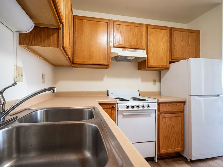 Freedom Ring Apartments — Photo 25