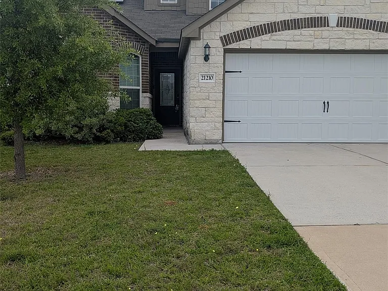 21210 Echo Manor Dr — Photo 5