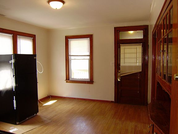 5th image of 8708 S Saginaw Ave