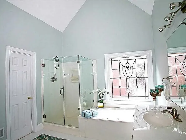 Master Bath View1