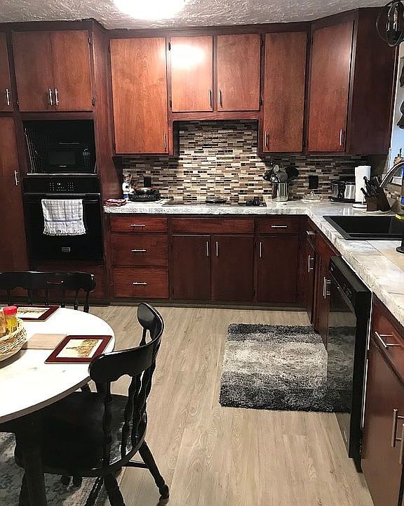Love this remodeled kitchen 