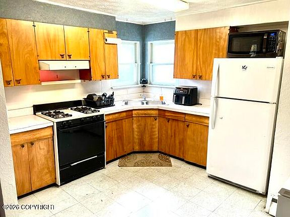 5th image of 1700 Cleveland Ave