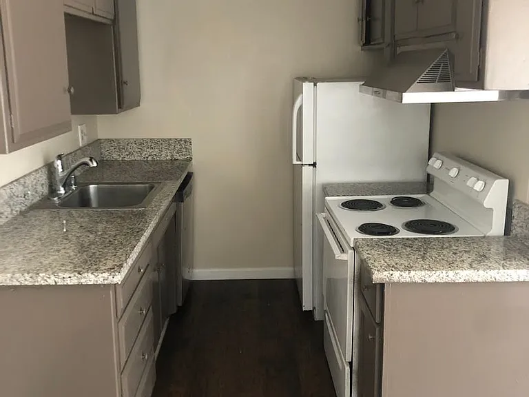 1141 43rd Ave — Photo 9
