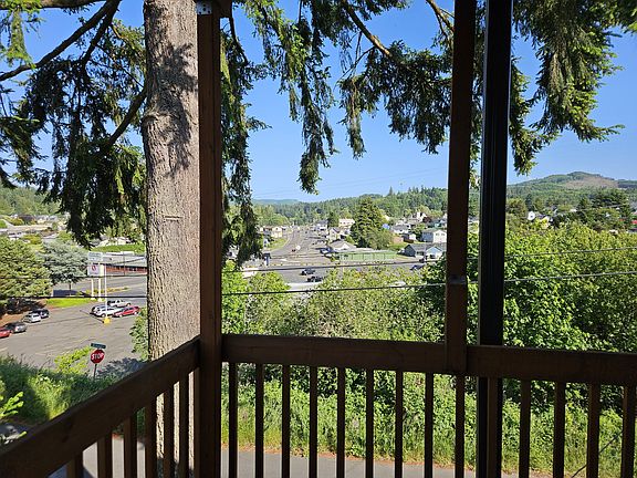 3rd image of 220 SW Orchard St #3