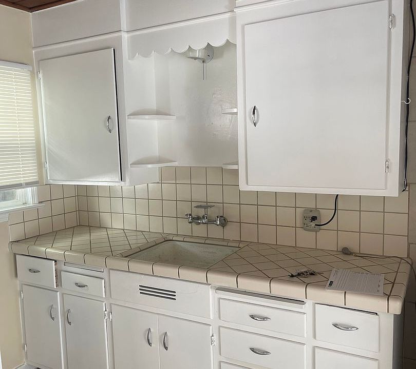 1st image of 939 J St #2