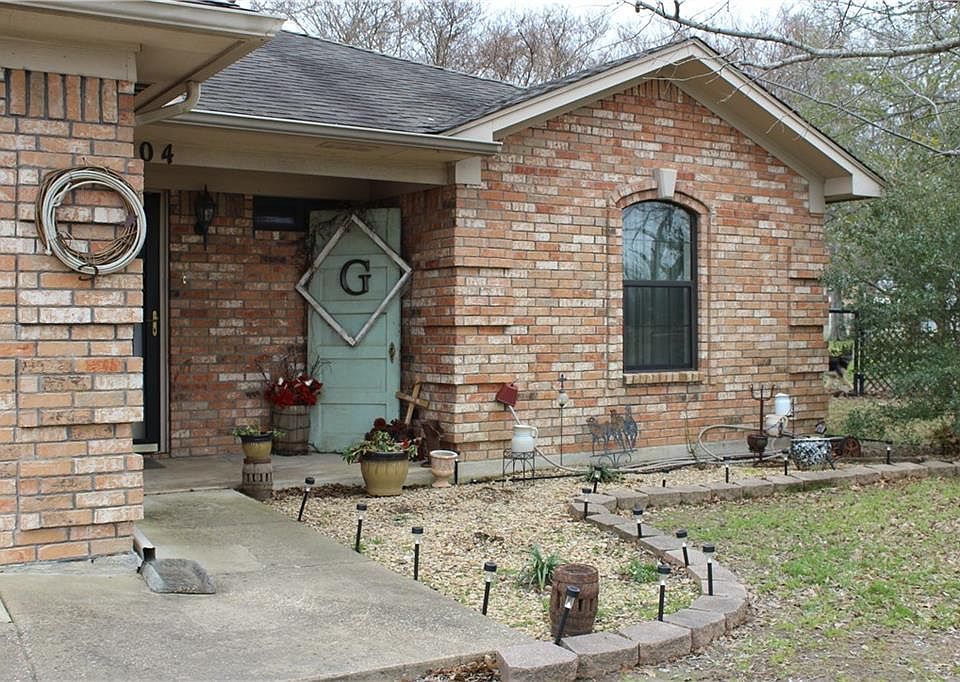 1st image of 104 Fm 1567