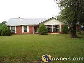 Private country like setting..acres, fish